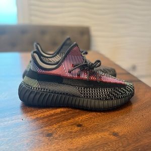 Yeezy Adidas Boost 350 V2 in Yecheil (Reflective)